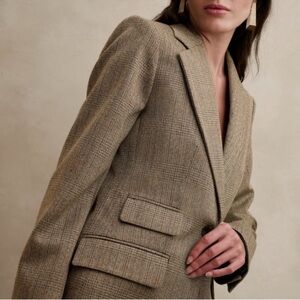Banana Republic 🌟Gorgeous Lido Sculpted Italian Plaid Wool Blazer🌟